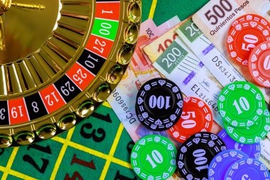 congtogel 138 mobile app interface showing slot games and live casino options